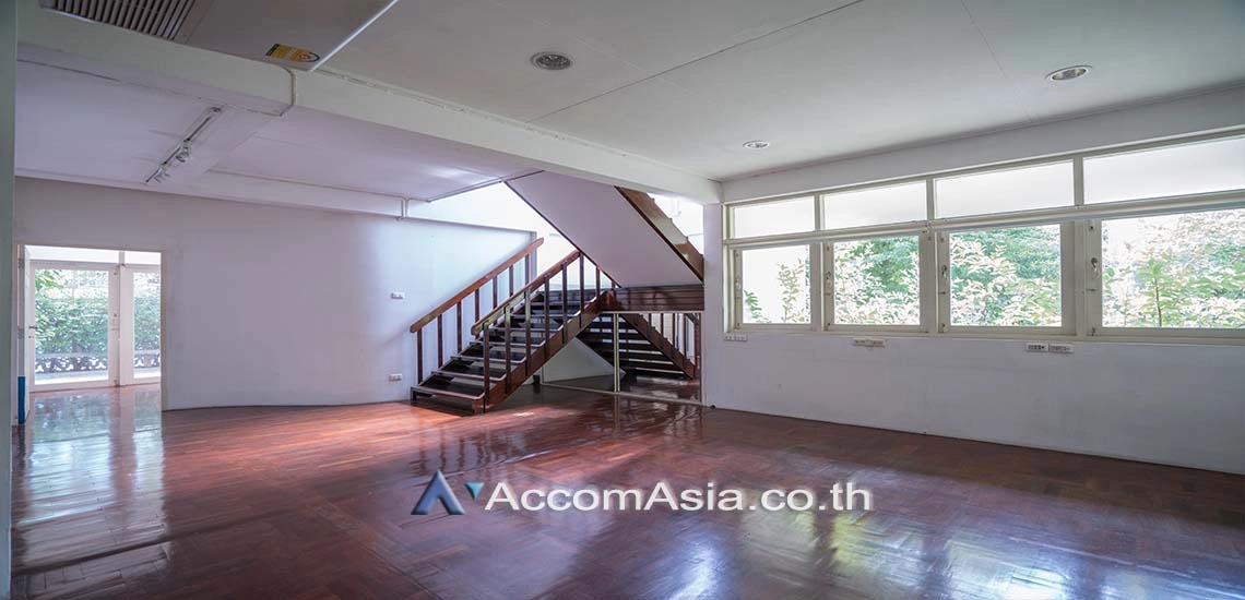 5  2 br House For Rent in Sukhumvit ,Bangkok BTS Ekkamai AA25089