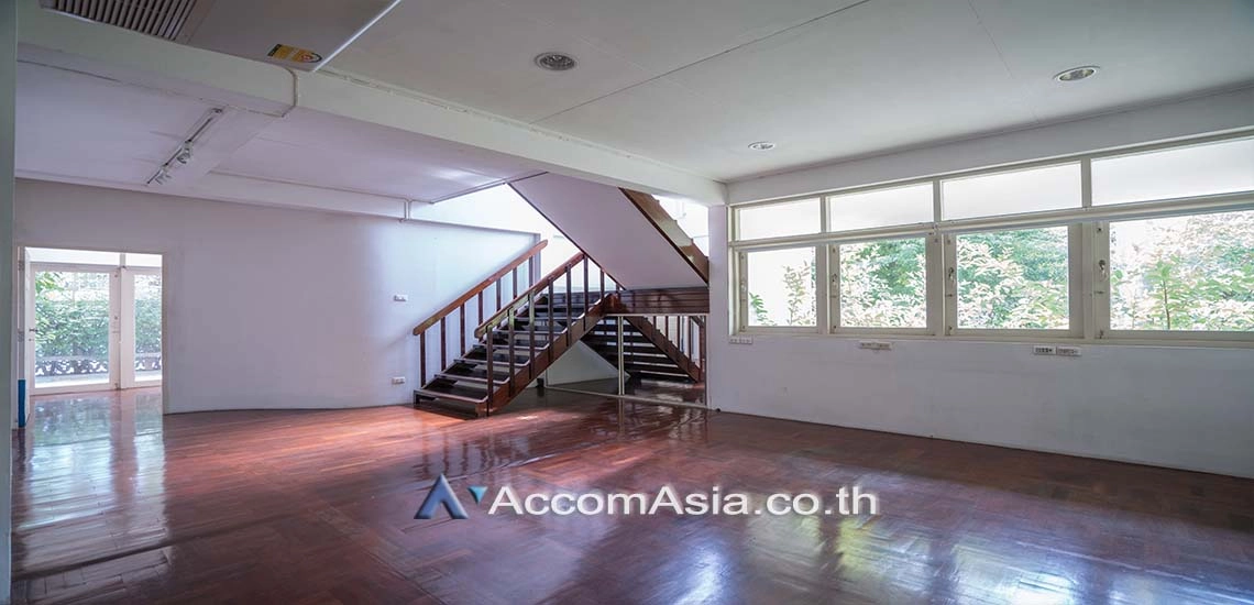 5  2 br House For Rent in sukhumvit ,Bangkok BTS Ekkamai AA25089