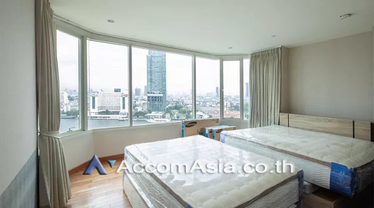  4 Bedrooms  Condominium For Rent in Charoennakorn, Bangkok  near BTS Krung Thon Buri (AA25113)