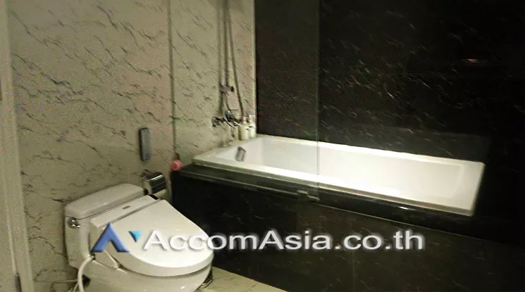 12  1 br Condominium For Sale in Silom ,Bangkok BTS Surasak at Nusa State Tower AA25114