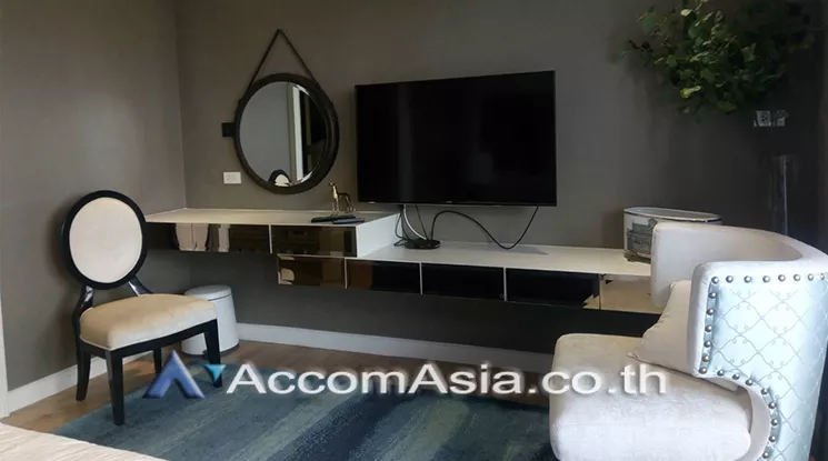 unit 1 Bedroom  Condominium For Sale in Silom, Bangkok  near BTS Surasak (AA25114)