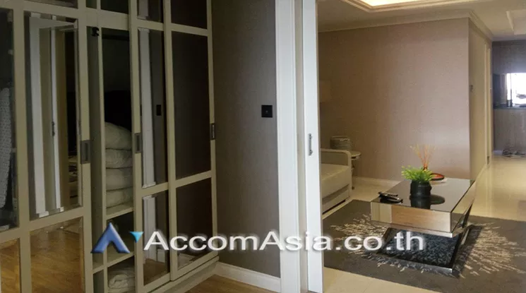 9  1 br Condominium For Sale in Silom ,Bangkok BTS Surasak at Nusa State Tower AA25114