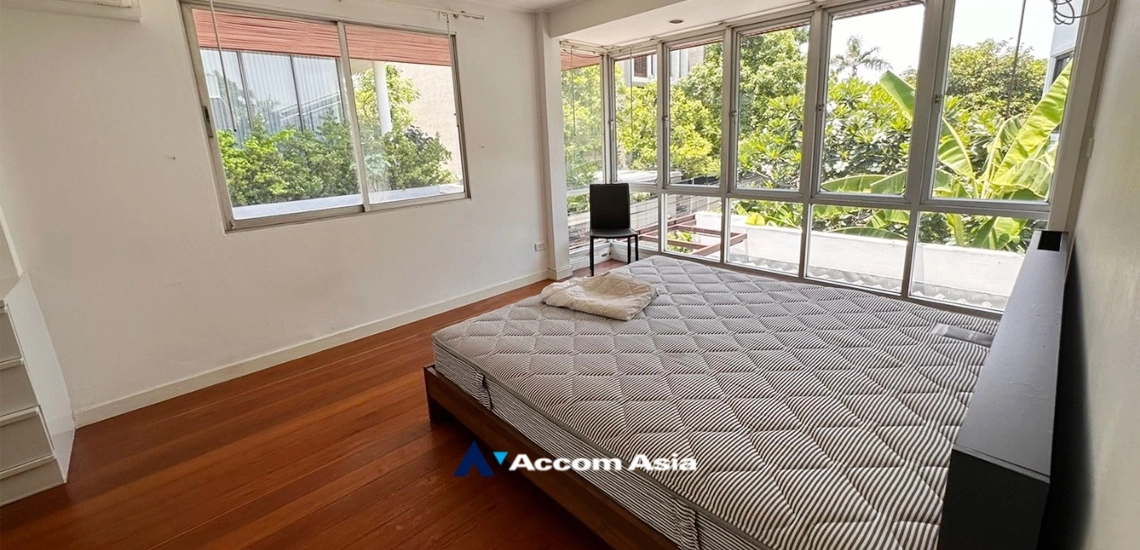 11  4 br House for rent and sale in Sukhumvit ,Bangkok BTS Ekkamai AA25133