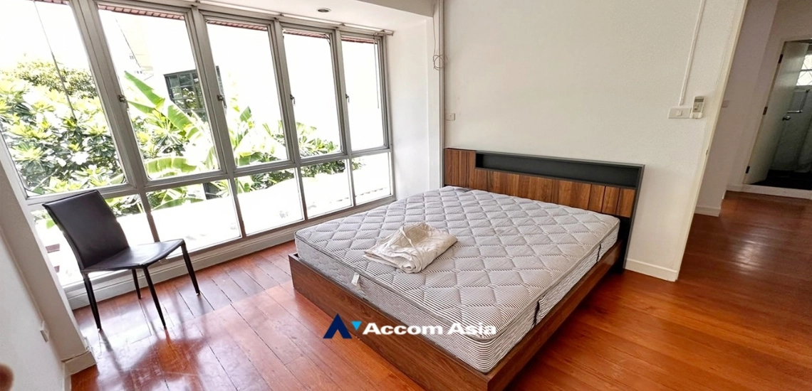 12  4 br House for rent and sale in Sukhumvit ,Bangkok BTS Ekkamai AA25133