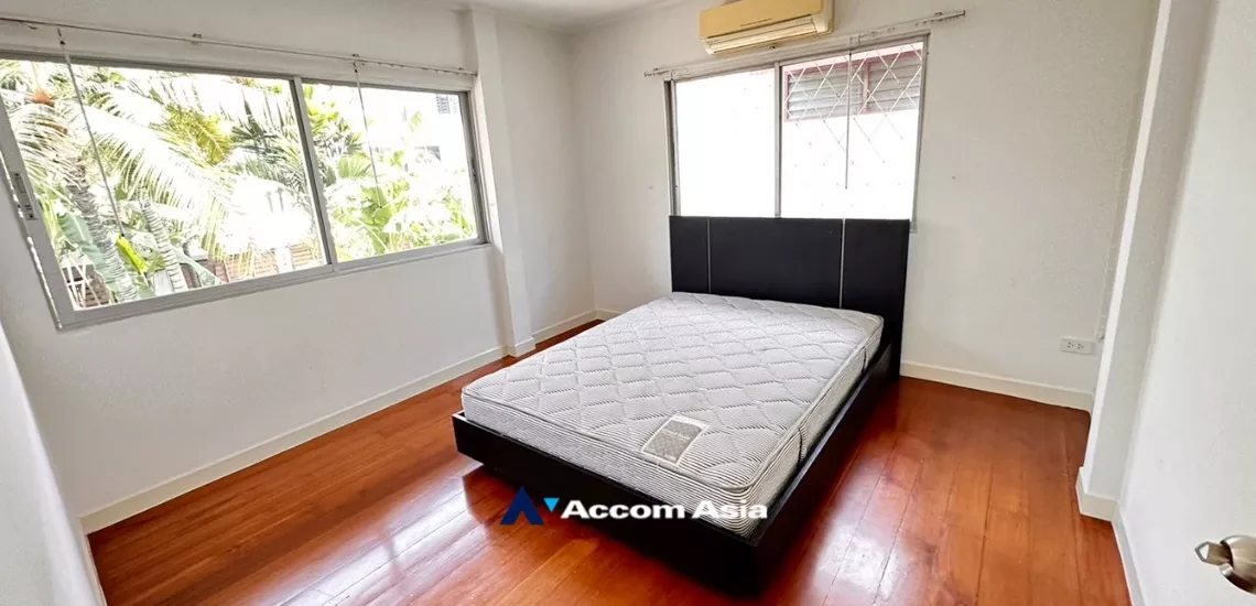 14  4 br House For Rent in sukhumvit ,Bangkok BTS Ekkamai AA25133