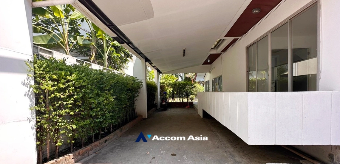 21  4 br House for rent and sale in Sukhumvit ,Bangkok BTS Ekkamai AA25133