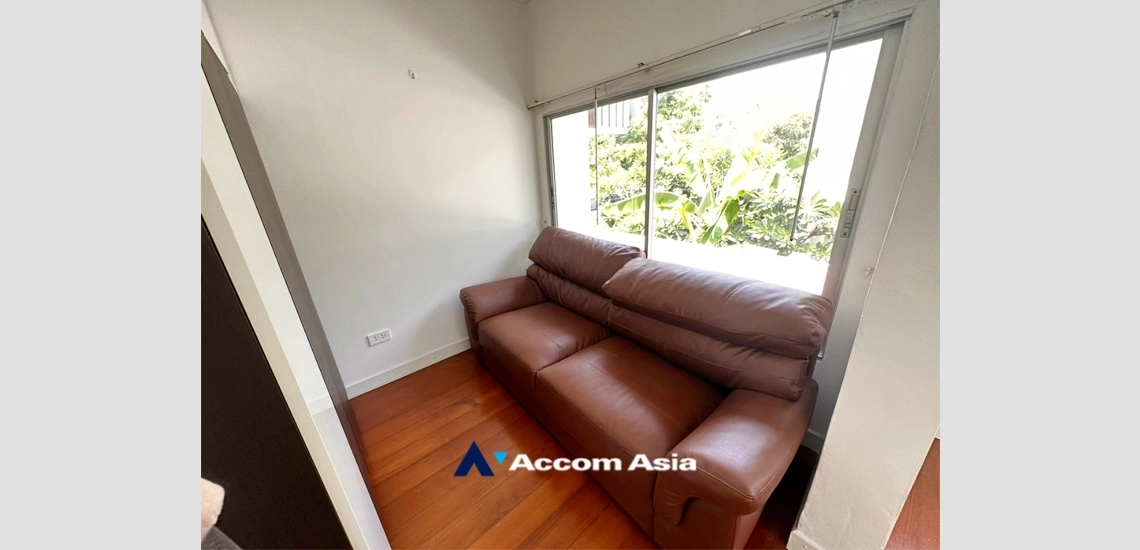 18  4 br House for rent and sale in Sukhumvit ,Bangkok BTS Ekkamai AA25133