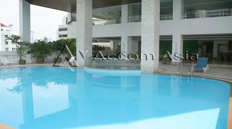  3 Bedrooms  Apartment For Rent in Sukhumvit, Bangkok  near BTS Asok - MRT Sukhumvit (AA25142)