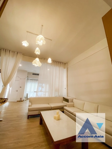 unitPet friendly |  4 Bedrooms  Townhouse For Rent & Sale in Sukhumvit, Bangkok  near BTS Ekkamai (AA25149)