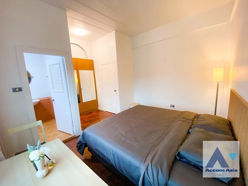 7  4 br Townhouse for rent and sale in Sukhumvit ,Bangkok BTS Ekkamai AA25149