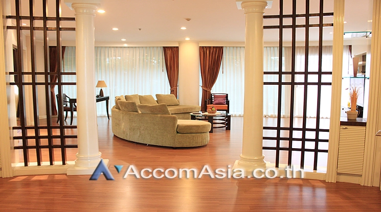 unit 2 Bedrooms  Apartment For Rent in Sukhumvit, Bangkok  near BTS Ekkamai (AA25150)
