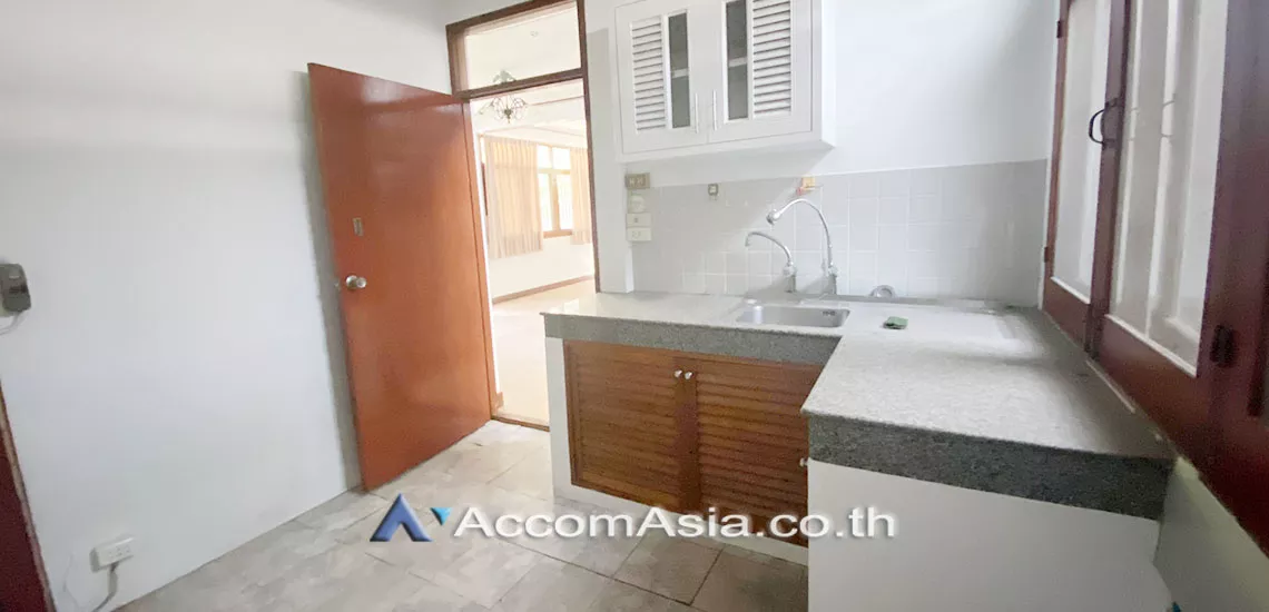 5  3 br House For Sale in Sathorn ,Bangkok BTS Chong Nonsi - MRT Lumphini AA25155