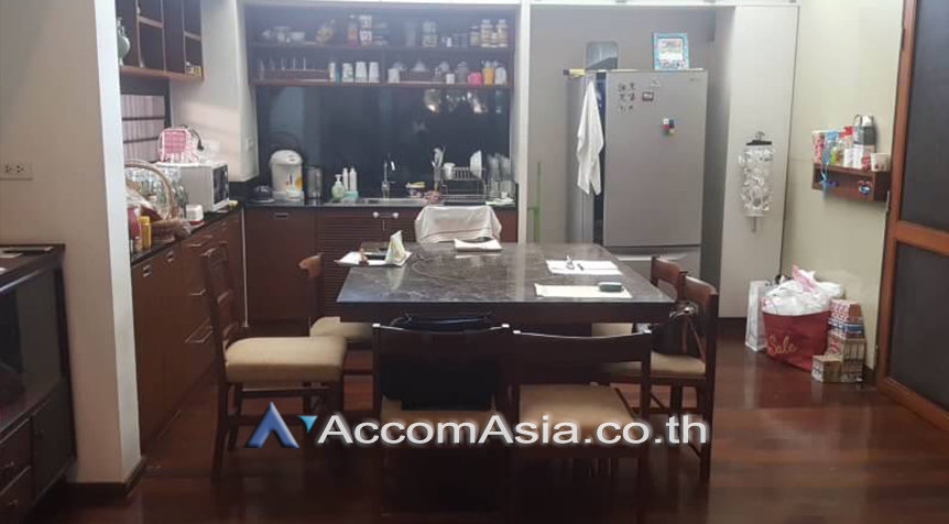 4  6 br House for rent and sale in sathorn ,Bangkok BTS Surasak AA25179
