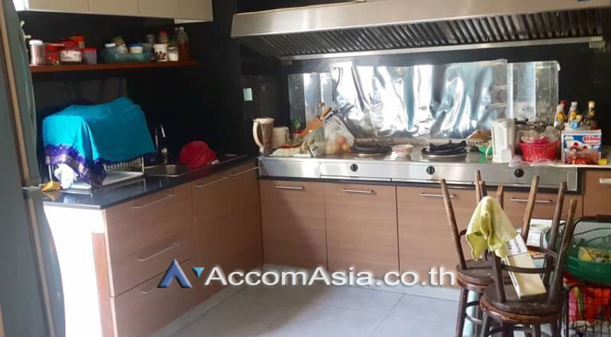 6  6 br House for rent and sale in sathorn ,Bangkok BTS Surasak AA25179