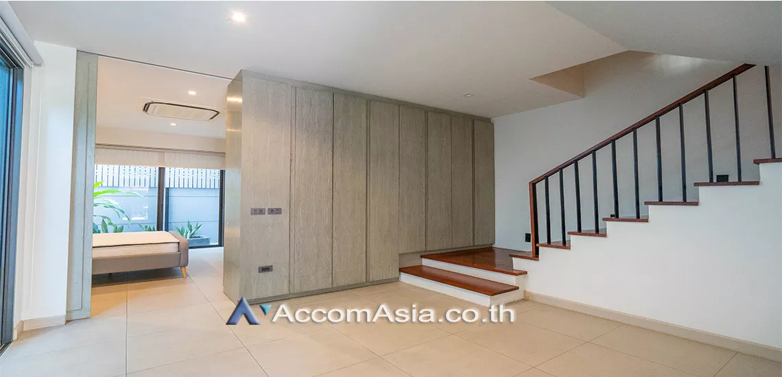  1  3 br Townhouse For Rent in sukhumvit ,Bangkok BTS Phrom Phong AA25186