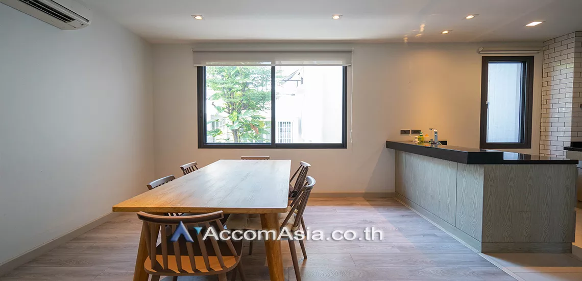  2  3 br Townhouse For Rent in sukhumvit ,Bangkok BTS Phrom Phong AA25186
