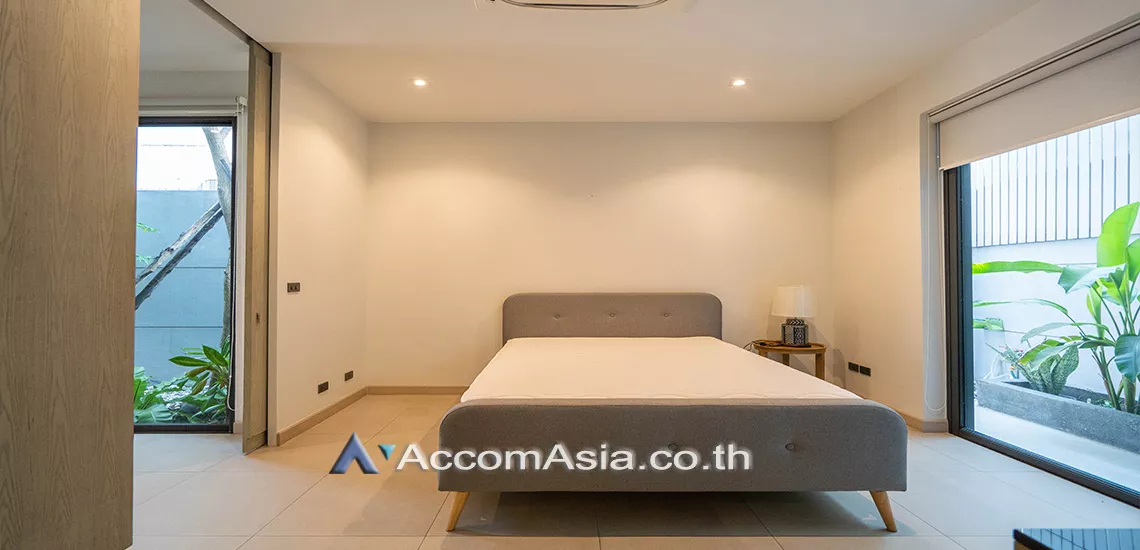 8  3 br Townhouse For Rent in sukhumvit ,Bangkok BTS Phrom Phong AA25186
