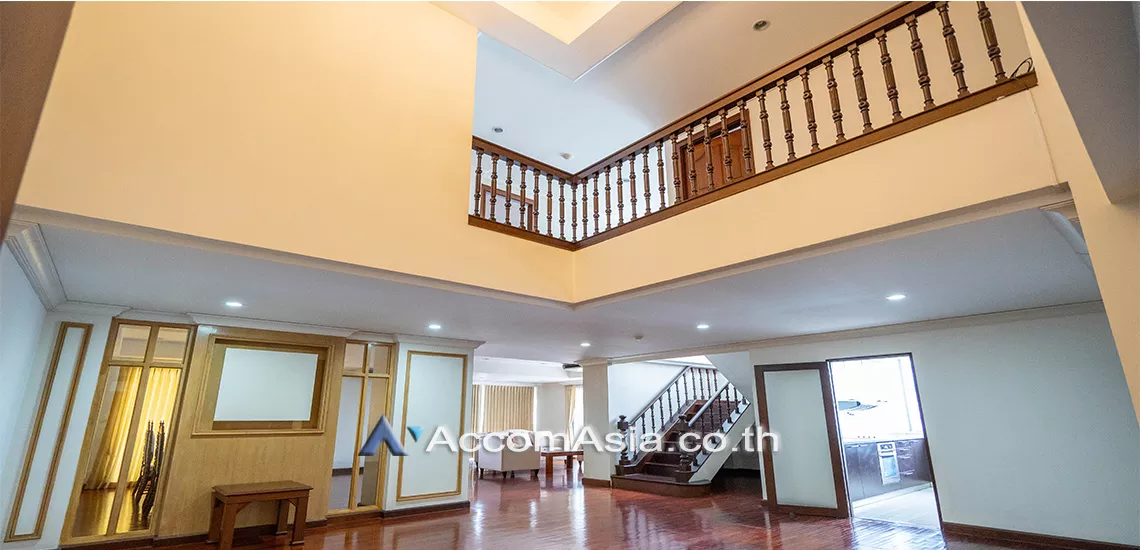 Duplex Condo, Pet friendly |  Classic Elegance Residence Apartment  4 Bedroom for Rent BTS Ploenchit in Ploenchit Bangkok