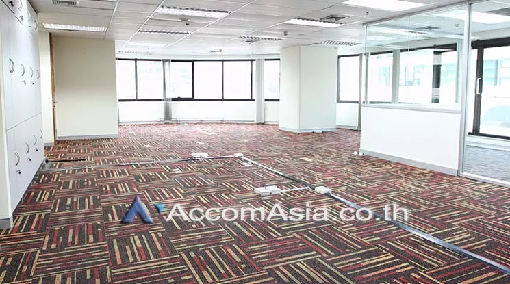  Office space For Rent in Ploenchit, Bangkok  near BTS Chitlom (AA25220)