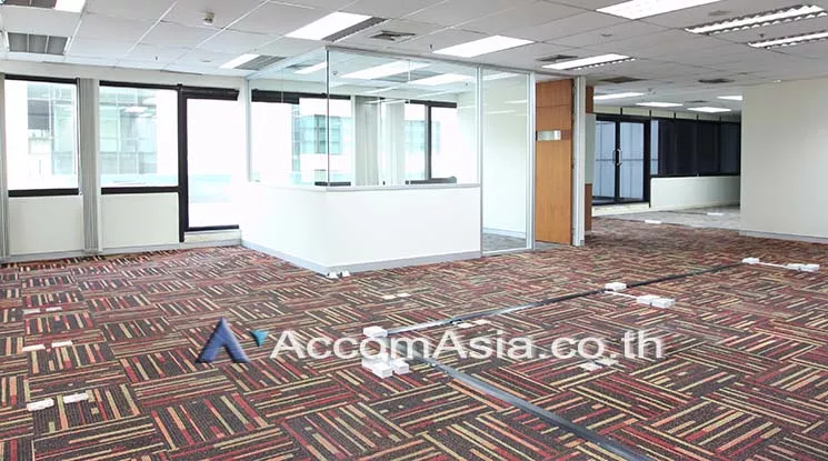  Office space For Rent in Ploenchit, Bangkok  near BTS Chitlom (AA25220)