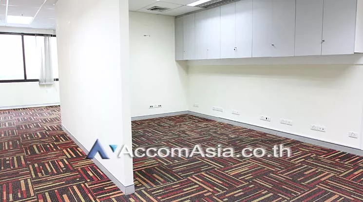 5  Office Space For Rent in Ploenchit ,Bangkok BTS Chitlom at President Tower AA25220