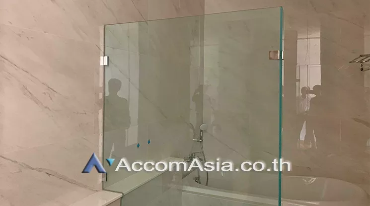 unit 2 Bedrooms  Apartment For Rent in Sukhumvit, Bangkok  near BTS Phrom Phong (AA25226)