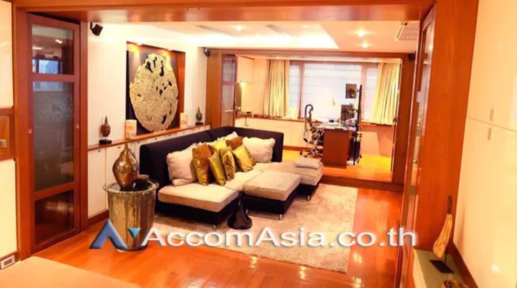 unit 2 Bedrooms  Condominium For Rent in Ploenchit, Bangkok  near BTS Ratchadamri (AA25236)