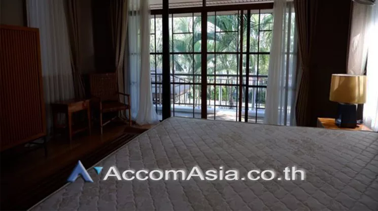  5 Bedrooms  House For Sale in Pattanakarn, Bangkok  (AA25237)