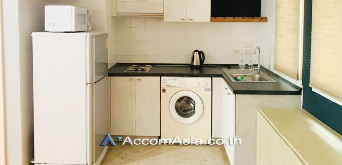  1 Bedroom  Condominium For Rent & Sale in Sathorn, Bangkok  near MRT Lumphini (AA25246)