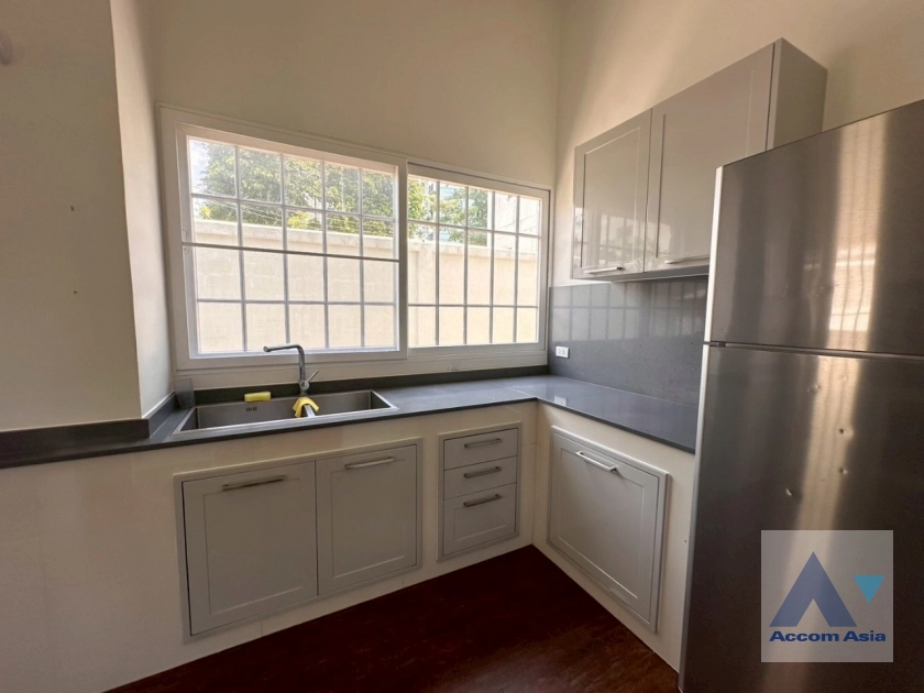 6  4 br House For Rent in Sukhumvit ,Bangkok BTS Phrom Phong AA25249