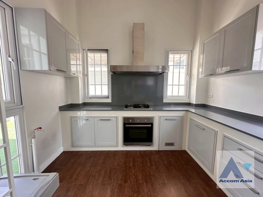 5  4 br House For Rent in Sukhumvit ,Bangkok BTS Phrom Phong AA25249