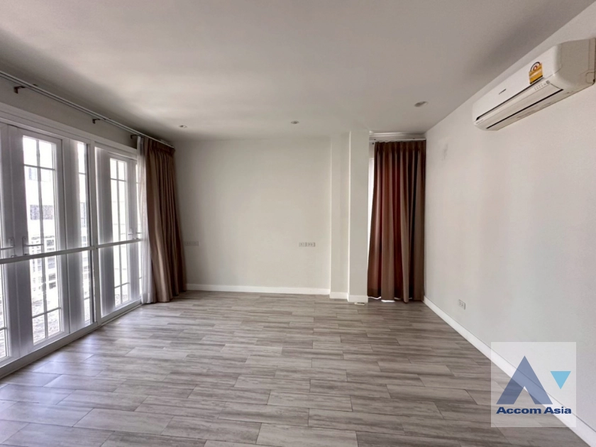 11  4 br House For Rent in Sukhumvit ,Bangkok BTS Phrom Phong AA25249