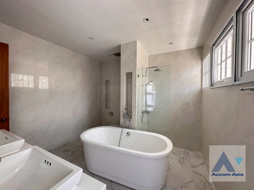 23  4 br House For Rent in Sukhumvit ,Bangkok BTS Phrom Phong AA25249