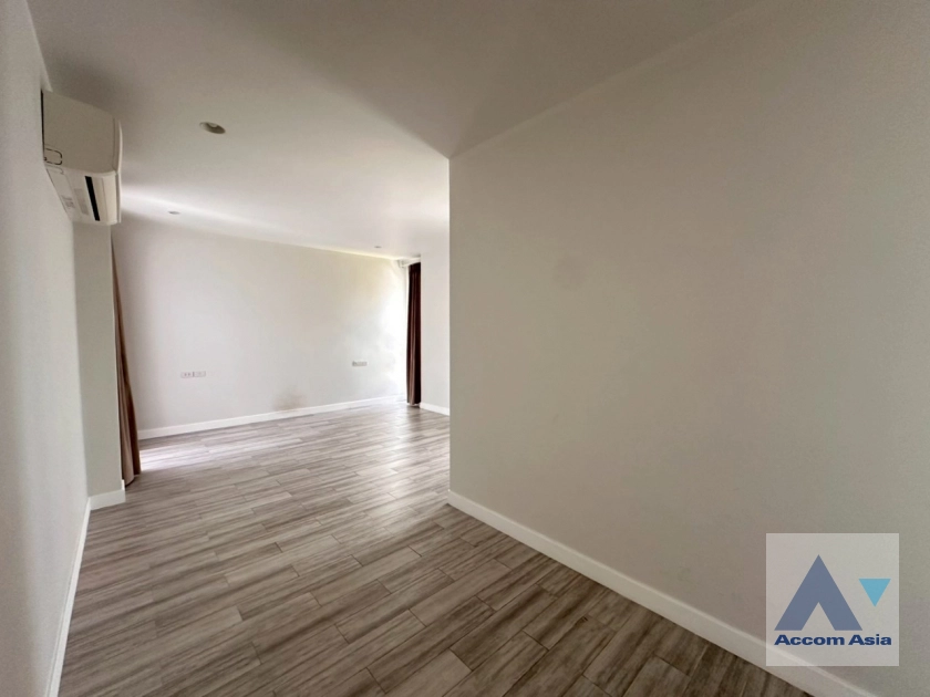 18  4 br House For Rent in Sukhumvit ,Bangkok BTS Phrom Phong AA25249