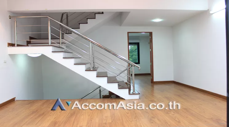 Home Office, Pet friendly townhouse for sale in Sukhumvit, Bangkok Code AA25261