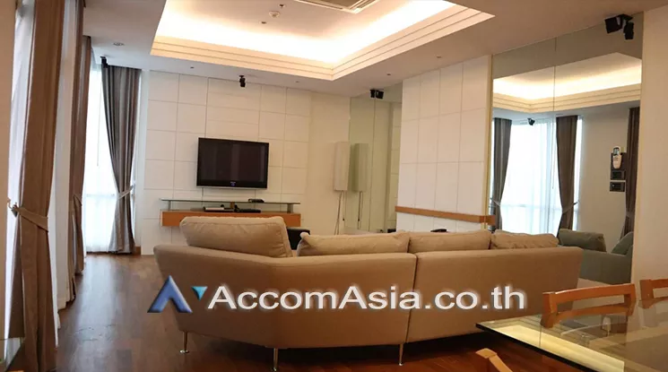 Pet friendly |  2 Bedrooms  Condominium For Rent in Ploenchit, Bangkok  near BTS Chitlom (AA25262)