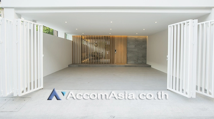11  3 br Townhouse for rent and sale in Sukhumvit ,Bangkok BTS Nana AA25265