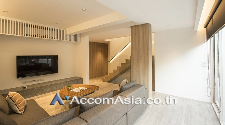 unit 3 Bedrooms  Townhouse For Rent & Sale in Sukhumvit, Bangkok  near BTS Nana (AA25265)