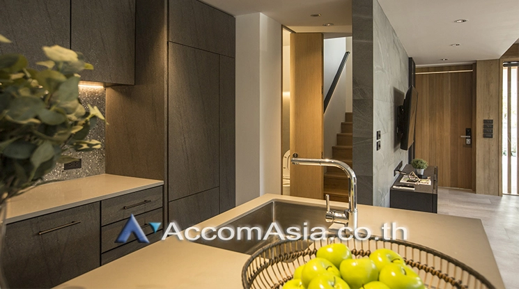 5  3 br Townhouse for rent and sale in Sukhumvit ,Bangkok BTS Nana AA25265