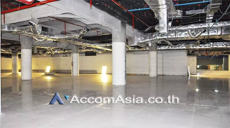 2  Office Space For Rent in Ratchadapisek ,Bangkok MRT Phetchaburi at Italthai tower AA25266