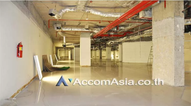 1  Office Space For Rent in Ratchadaphisek ,Bangkok MRT Phetchaburi at Italthai tower AA25266