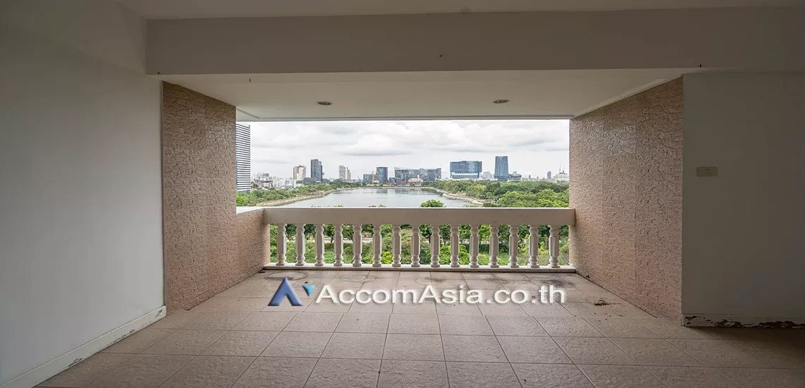 4  3 br Apartment For Rent in Sukhumvit ,Bangkok BTS Asok - MRT Sukhumvit at Family Apartment with Lake View AA25268