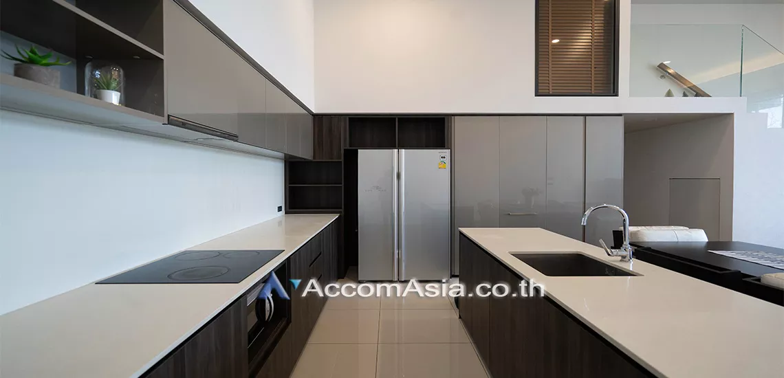 Double High Ceiling, Duplex Condo |  3 Bedrooms  Condominium For Rent in Sukhumvit, Bangkok  near BTS Phrom Phong - MRT Sukhumvit (AA25276)
