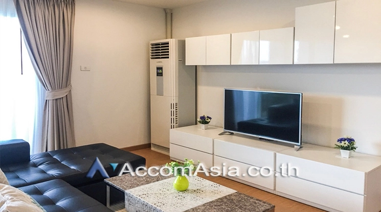  2 Bedrooms  Apartment For Rent in Sukhumvit, Bangkok  near BTS Ekkamai (AA25284)