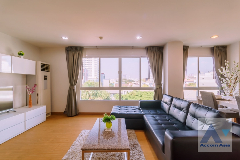 unit 2 Bedrooms  Apartment For Rent in Sukhumvit, Bangkok  near BTS Ekkamai (AA25286)