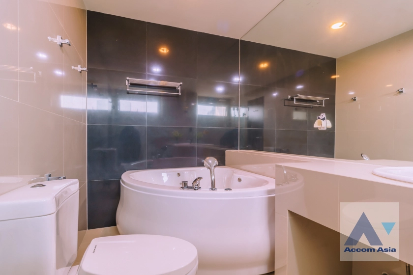 8  2 br Apartment For Rent in Sukhumvit ,Bangkok BTS Ekkamai at The Executive Residence AA25286