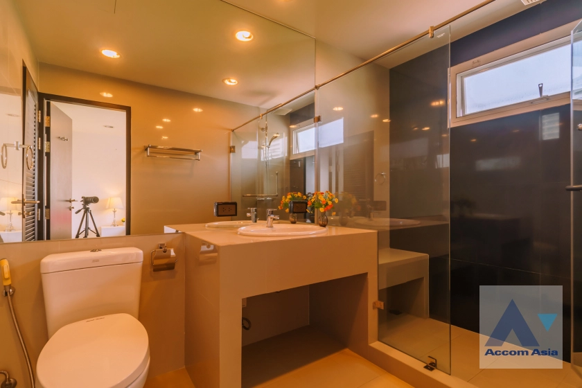 12  2 br Apartment For Rent in Sukhumvit ,Bangkok BTS Ekkamai at The Executive Residence AA25286