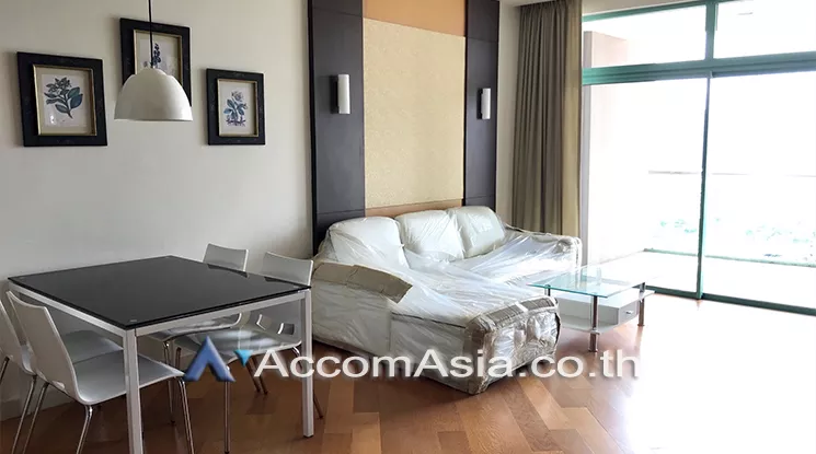  1 Bedroom  Condominium For Sale in Charoenkrung, Bangkok  near BTS Saphan Taksin (AA25299)