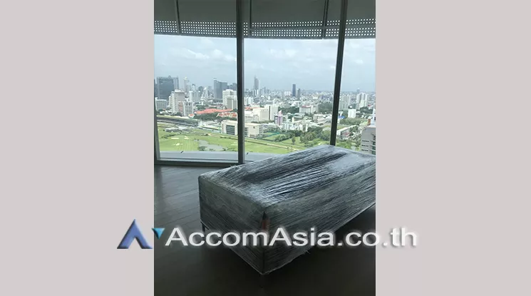  2 Bedrooms  Condominium For Rent in Ploenchit, Bangkok  near BTS Ratchadamri (AA25330)