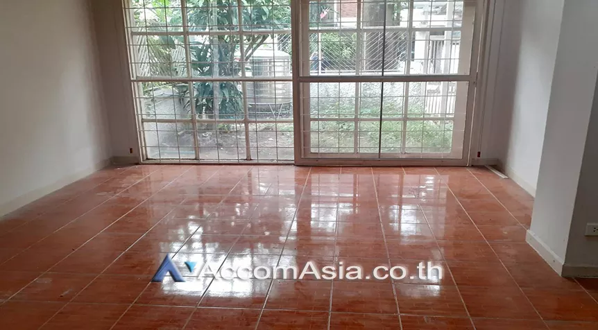  2  3 br Townhouse for rent and sale in Sukhumvit ,Bangkok BTS Nana AA25336